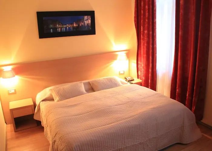 فندق Lounge 3*